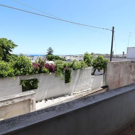 Appartement Casa Vacanze ' Delfina' A Salento 6 Posti *