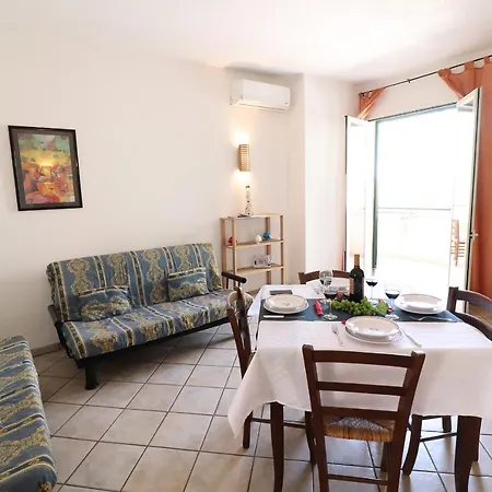Casa Vacanze ' Delfina' A Salento 6 Posti Appartement *