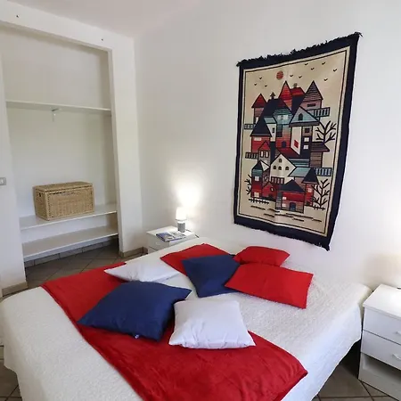 Casa Vacanze ' Delfina' A Salento 6 Posti *