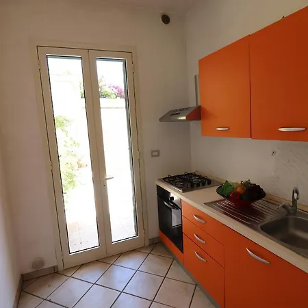Appartement Casa Vacanze ' Delfina' A Salento 6 Posti *